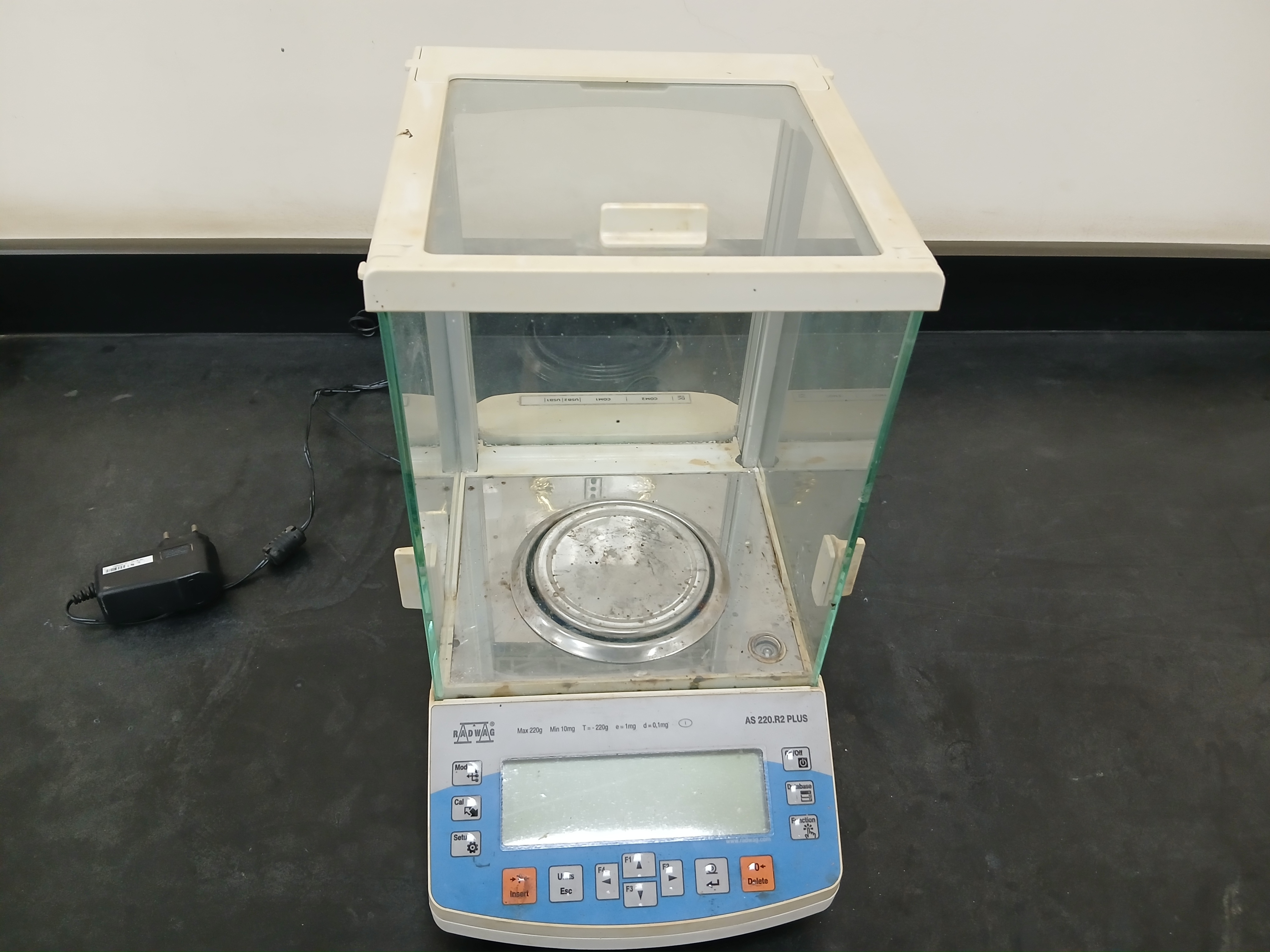 Analytical balance